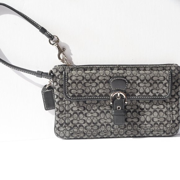 SOLD!!! Coach Black/Grey Soho Minsig Lg Wristlet - Picture 4 of 4